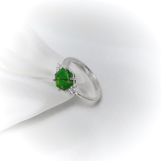 Emerald Majesty Ring – Exclusive Edition