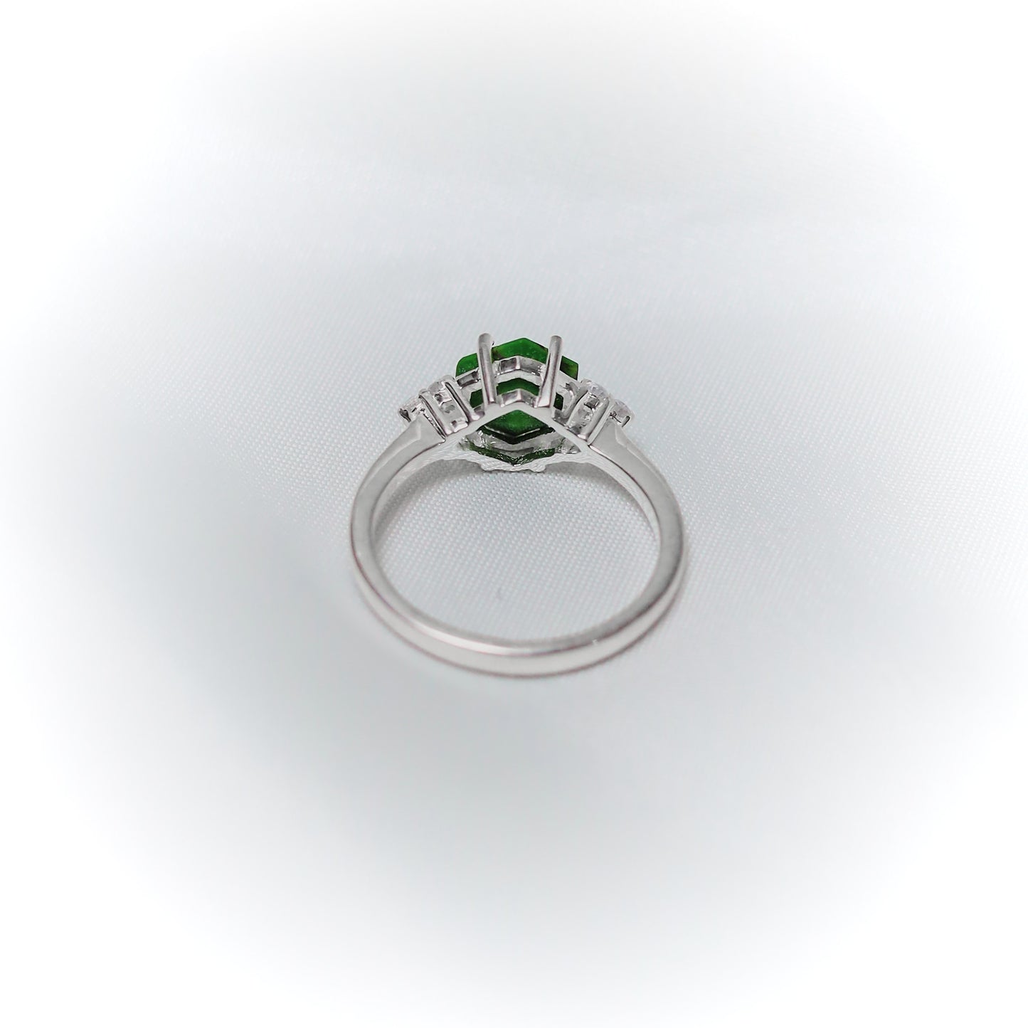 Emerald Majesty Ring – Exclusive Edition