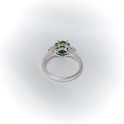 Emerald Majesty Ring – Exclusive Edition
