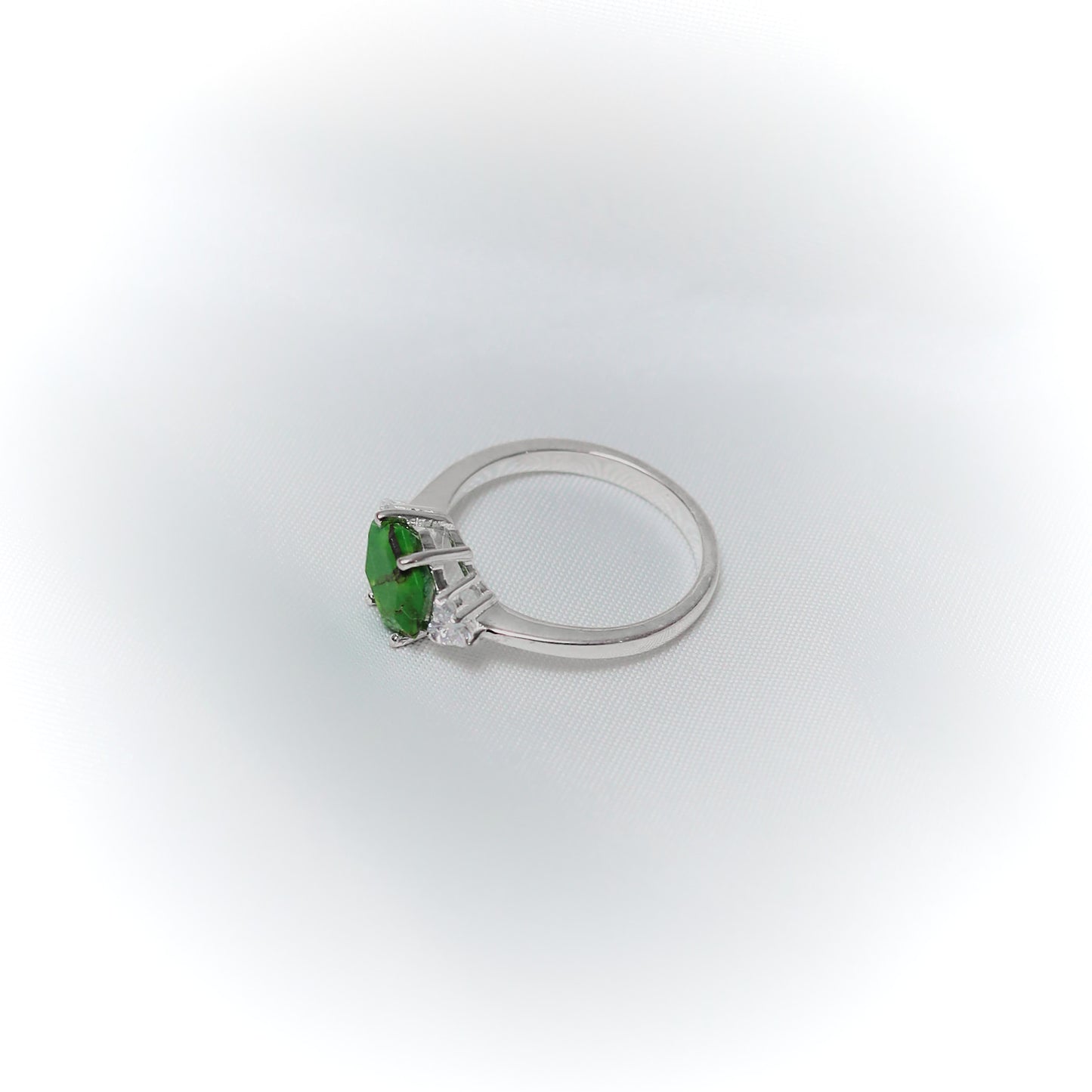 Emerald Majesty Ring – Exclusive Edition