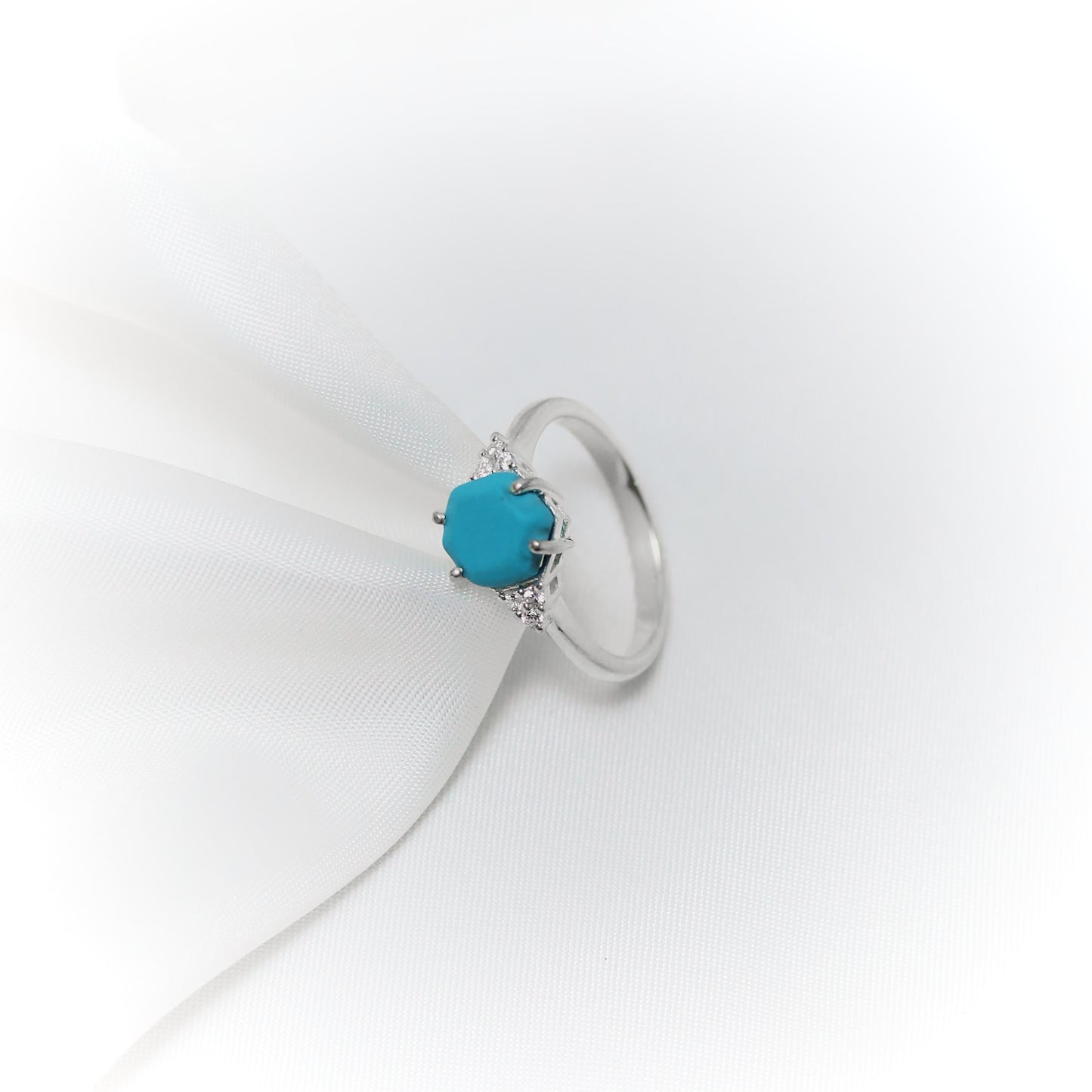 Azure Majesty Ring – Exclusive Edition