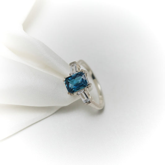 Ocean Majesty – London Blue Topaz Ring